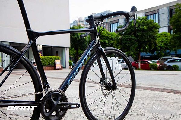 Xe đạp đua Giant TCR ADV 2 D-SE 2022***